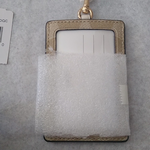 Coach F63274 Signature Canvas Lanyard ID, IM/Light Khaki Chalk - Picture 5 of 5